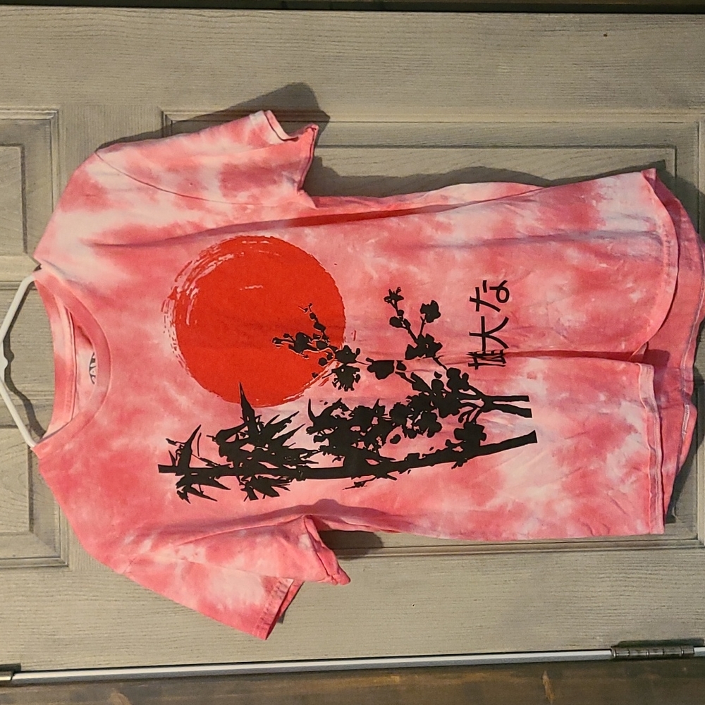 Graphic tshirt